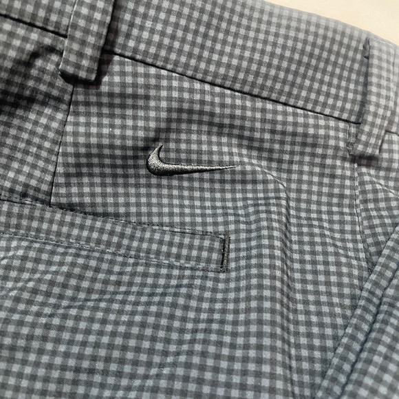 Nike Golf 36 x 32 Blue Check Dri-Fit Pockets Flat Front Zipper - Picture 2 of 7